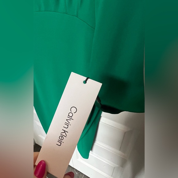 Beautiful Kelly green dress size 8 - Picture 4 of 5